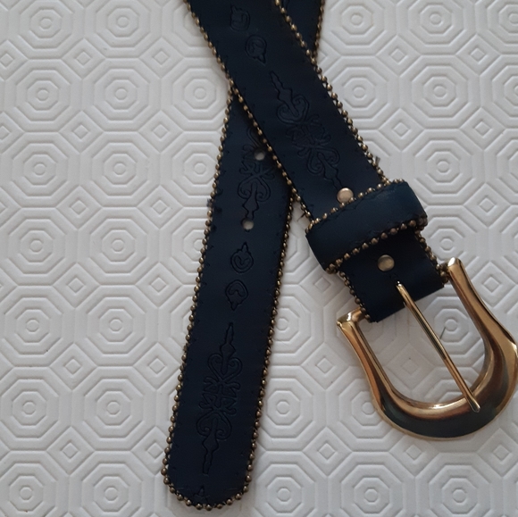 Vintage Vermillon carved leather belt - Picture 2 of 5